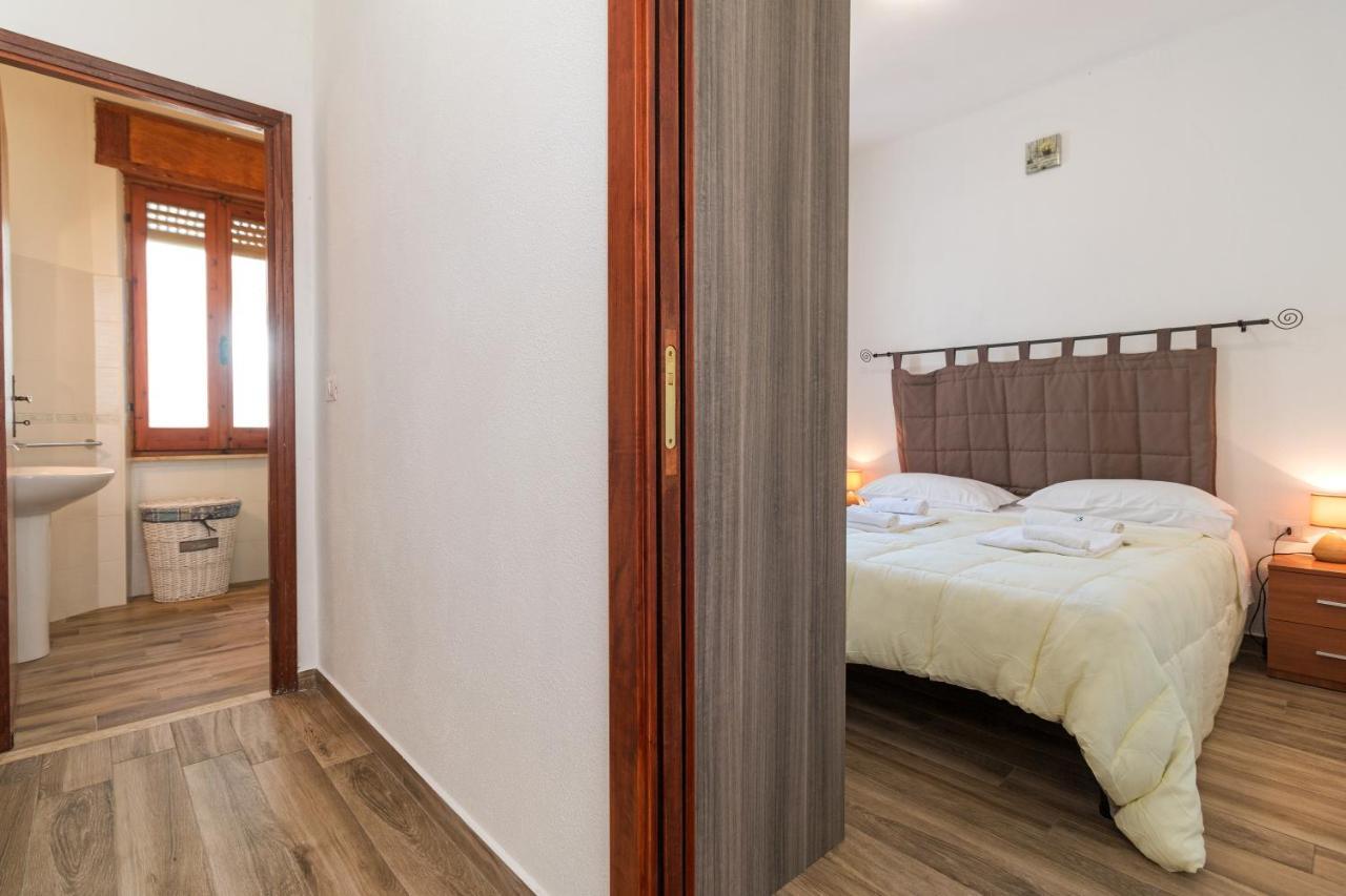 Casa Riccio Lejlighed Cala Gonone Eksteriør billede