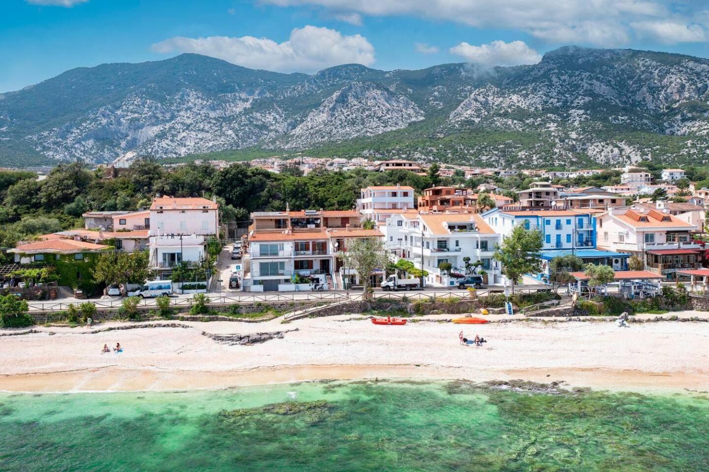 Casa Riccio Lejlighed Cala Gonone Eksteriør billede